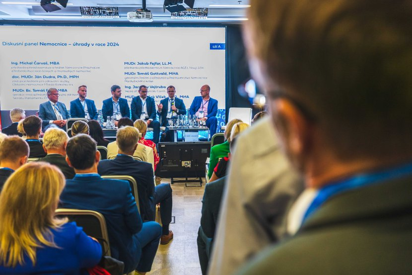 Diskusní panel odborníků na konferenci Nemocnice Beroun